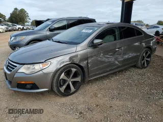 2010 Volkswagen CC Luxury z VIN WVWHP7AN9AE535737, wystawiony jako Copart lot #77401854 z przebiegiem 160 921 mil mil oraz Szkoda całkowita • Salvage title. Historia ofert i sprzedaży dostępna na DreamBid. Obrazek 1.