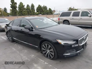 2023 Volvo S90 Plus z VIN LVY062MN1PP348741, wystawiony jako IAAI lot #40519151 z przebiegiem 49 300 mil mil oraz . Historia ofert i sprzedaży dostępna na DreamBid. Obrazek 1.