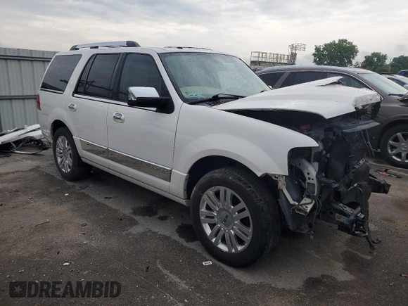 2014 Lincoln Navigator z VIN 5LMJJ2J51EEL08112, wystawiony jako Copart lot #54723164 z przebiegiem 135 575 mil mil oraz Szkoda całkowita • Salvage title. Historia ofert i sprzedaży dostępna na DreamBid. Obrazek 4.