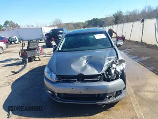 2013 Volkswagen Golf TDI z VIN WVWDM7AJ0DW137139, wystawiony jako IAAI lot #41390911 z przebiegiem 88 693 mil mil oraz . Historia ofert i sprzedaży dostępna na DreamBid. Obrazek 13.