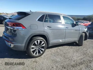 2021 Volkswagen Atlas SEL with VIN 1V2SE2CAXMC235406, listed as a Copart auction lot 80754164 with 31,527 mi miles and Salvage title. Bid and sale history available at DreamBid. Image 3.