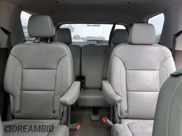 2019 Chevrolet Traverse Premier z VIN 1GNERKKW6KJ196586, wystawiony jako Copart lot #53233245 z przebiegiem Nie podano mil oraz Szkoda całkowita • Salvage title. Historia ofert i sprzedaży dostępna na DreamBid. Obrazek 10.
