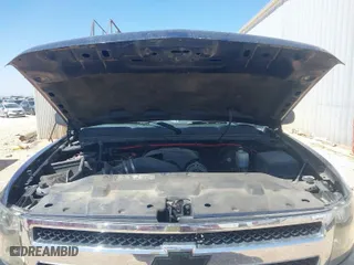 2008 Chevrolet Silverado 1500 LT w/1LT with VIN 2GCEK190981228815, listed as a IAAI auction lot 41807578 with 283,352 mi miles. Bid and sale history available at carsss.com. Image 10.