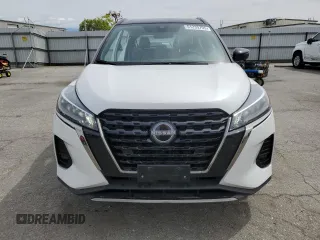 2023 Nissan Kicks SR with VIN 3N1CP5DV5PL519427, listed as a Copart auction lot 51235705 with 21,371 mi miles and Salvage Title. Bid and sale history available at carsss.com. Image 5.