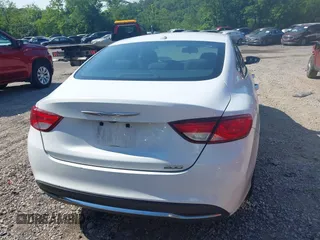 2015 Chrysler 200 Limited с VIN 1C3CCCAB2FN707428, выставлен на аукционе IAAI как лот 42633579 с пробегом 138 291 миль миль и . История ставок и продаж доступна на DreamBid. Изображение 16.