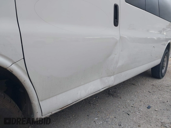 2018 Chevrolet Express Passenger LT с VIN 1GAZGPFG7J1334935, выставлен на аукционе IAAI как лот 41697084 с пробегом 72 571 миль миль и . История ставок и продаж доступна на DreamBid. Изображение 6.