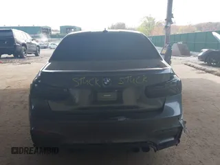 2018 BMW M3 z VIN WBS8M9C56J5J78396, wystawiony jako IAAI lot #42108799 z przebiegiem Nie podano mil oraz . Historia ofert i sprzedaży dostępna na DreamBid. Obrazek 16.