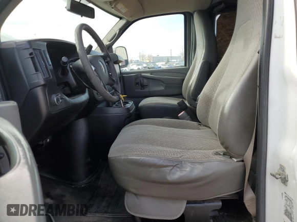 2013 Chevrolet Express Passenger 1LT z VIN 1GAZGYFG4D1140342, wystawiony jako Copart lot #75170404 z przebiegiem 201 580 mil mil oraz Czysty tytuł • Clean title. Historia ofert i sprzedaży dostępna na DreamBid. Obrazek 7.