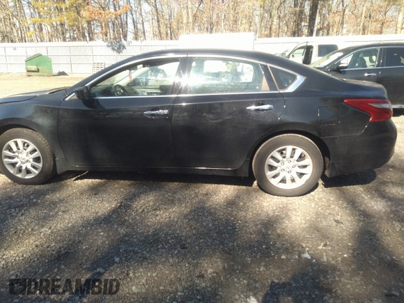 2018 Nissan Altima 2.5 SR with VIN 1N4AL3AP5JC471611, listed as a IAAI auction lot 41704535 with 60,027 mi miles. Bid and sale history available at carsss.com. Image 14.