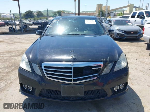 2010 Mercedes-Benz E-Class E 350 Luxury with VIN WDDHF5GB0AA072193, listed as a IAAI auction lot 42031041 with 152,969 mi miles. Bid and sale history available at carsss.com. Image 12.