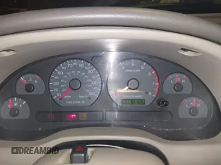 2002 Ford Mustang GT Deluxe z VIN 1FAFP45X92F176117, wystawiony jako IAAI lot #41619448 z przebiegiem 178 787 mil mil oraz . Historia ofert i sprzedaży dostępna na DreamBid. Obrazek 7.
