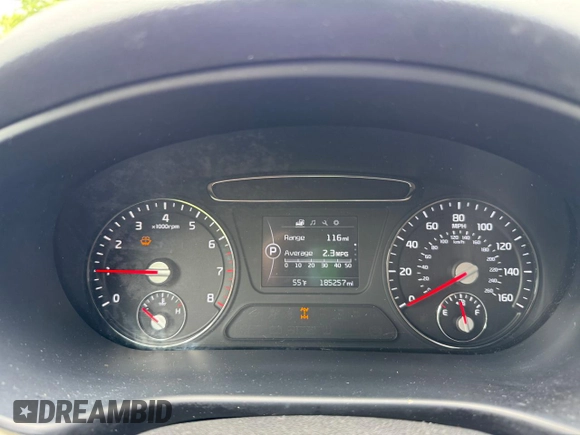 2016 Kia Sorento LX z VIN 5XYPGDA5XGG093643, wystawiony jako Copart lot #58532255 z przebiegiem 185 257 mil mil oraz Czysty tytuł • Clean title. Historia ofert i sprzedaży dostępna na DreamBid. Obrazek 8.