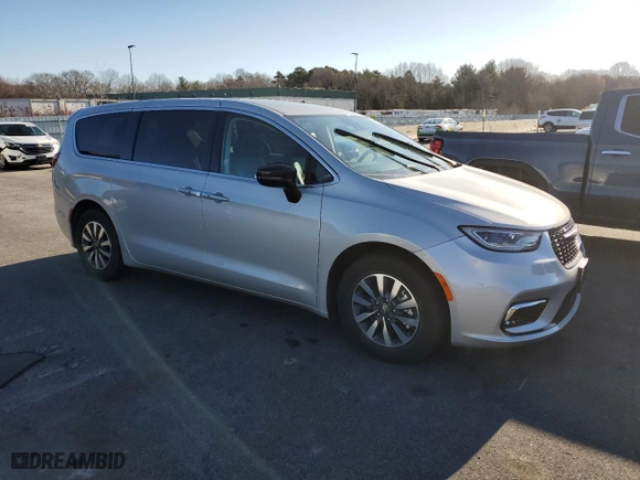 2024 Chrysler Pacifica Hybrid Select with VIN 2C4RC1S7XRR126870, listed as a Copart auction lot 50692075 with 0 mi miles and Clean Title. Bid and sale history available at carsss.com. Image 4.