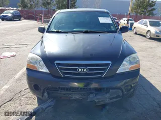 2008 Kia Sorento LX with VIN KNDJD735385836067, listed as a IAAI auction lot 41827802 with 137,796 mi miles. Bid and sale history available at carsss.com. Image 6.