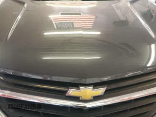2020 Chevrolet Equinox LT z VIN 2GNAXJEV4L6156524, wystawiony jako IAAI lot #42195611 z przebiegiem 94 200 mil mil oraz . Historia ofert i sprzedaży dostępna na DreamBid. Obrazek 1.