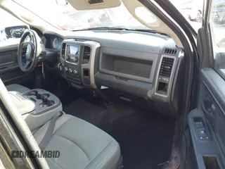 2016 Ram 1500 Express z VIN 1C6RR7FT3GS301732, wystawiony jako IAAI lot #41644208 z przebiegiem 171 693 mil mil oraz . Historia ofert i sprzedaży dostępna na DreamBid. Obrazek 5.