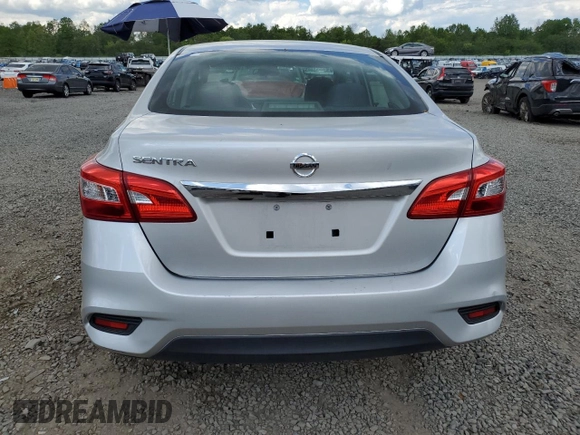 2018 Nissan Sentra S z VIN 3N1AB7AP6JY340671, wystawiony jako Copart lot #56253365 z przebiegiem 101 968 mil mil oraz Szkoda całkowita • Salvage title. Historia ofert i sprzedaży dostępna na DreamBid. Obrazek 6.