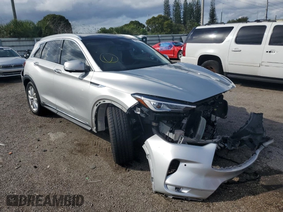 2019 Infiniti QX50 LUXE with VIN 3PCAJ5M15KF108197, listed as a Copart auction lot 68457122 with 31,942 mi miles. Bid and sale history available at carsss.com. Image 4.