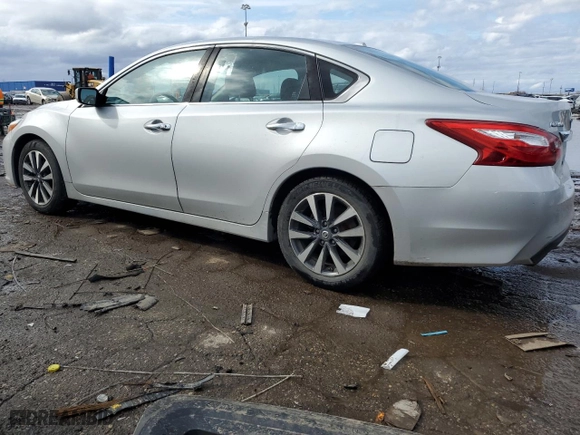2017 Nissan Altima 2.5 SV with VIN 1N4AL3AP5HC180875, listed as a Copart auction lot 48137515 with 227,060 mi miles and Clean Title. Bid and sale history available at carsss.com. Image 2.