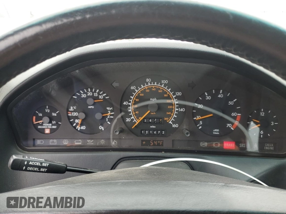 1990 Mercedes-Benz 500 z VIN WDBFA66E2LF013247, wystawiony jako Copart lot #53387305 z przebiegiem 121 472 mil mil oraz Szkoda całkowita • Salvage title. Historia ofert i sprzedaży dostępna na DreamBid. Obrazek 9.