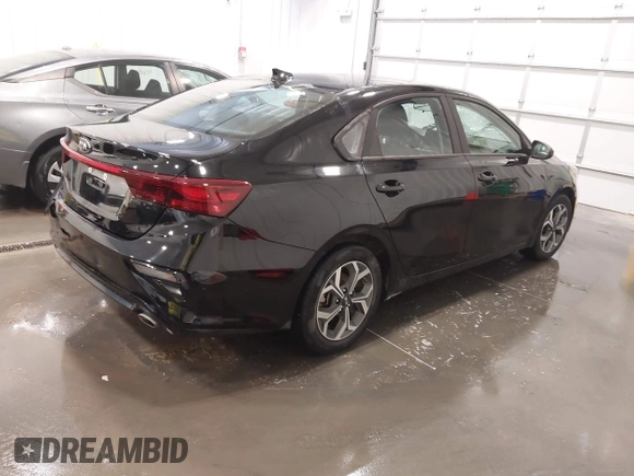 2021 Kia Forte LXS z VIN 3KPF24AD3ME262766, wystawiony jako IAAI lot #42232564 z przebiegiem 14 902 mil mil oraz . Historia ofert i sprzedaży dostępna na DreamBid. Obrazek 4.