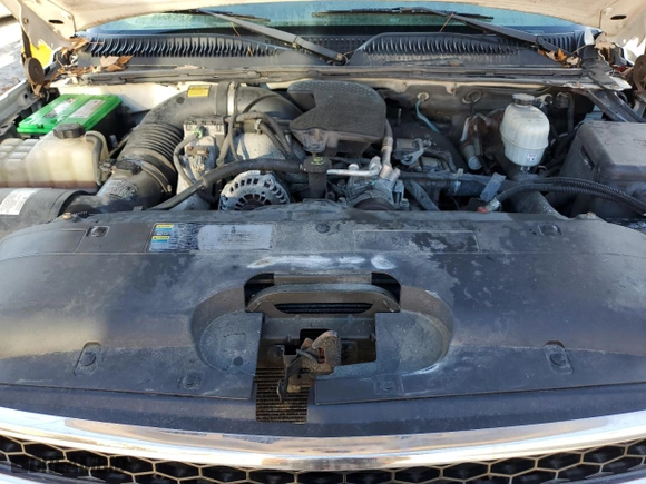 2006 Chevrolet Silverado 2500HD LT1 with VIN 1GCHK23D16F196835, listed as a Copart auction lot 42248305 with NaN miles and Clean Title. Bid and sale history available at carsss.com. Image 11.