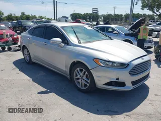 2016 Ford Fusion SE with VIN 3FA6P0H70GR275181, listed as a IAAI auction lot 42117448 with 111,446 mi miles. Bid and sale history available at carsss.com. Image 1.