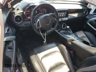 2017 Chevrolet Camaro 2SS z VIN 1G1FG1R79H0212394, wystawiony jako Copart lot #54719485 z przebiegiem 91 271 mil mil oraz Szkoda całkowita • Salvage title. Historia ofert i sprzedaży dostępna na DreamBid. Obrazek 8.