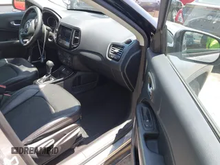 2019 Jeep Compass Latitude with VIN 3C4NJCBBXKT613848, listed as a IAAI auction lot 42598962 with 47,550 mi miles and . Bid and sale history available at DreamBid. Image 5.