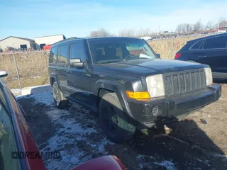 2007 Jeep Commander Sport with VIN 1J8HG48K37C647814, listed as a IAAI auction lot 41428248 with 224,137 mi miles. Bid and sale history available at carsss.com. Image 1.