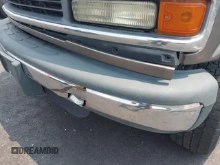 2001 Chevrolet City Express Cargo z VIN 1GBHG39R111196645, wystawiony jako IAAI lot #42415730 z przebiegiem 102 395 mil mil oraz . Historia ofert i sprzedaży dostępna na DreamBid. Obrazek 12.