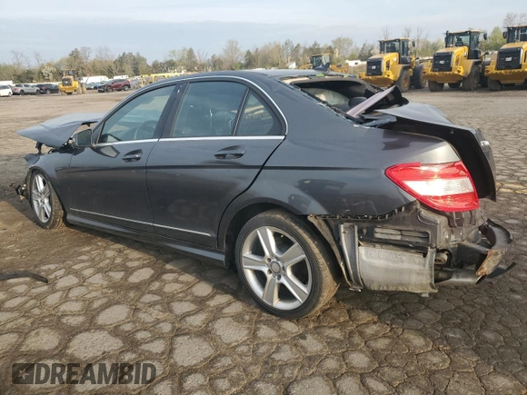 2010 Mercedes-Benz C 300 Sport z VIN WDDGF8BB5AF425972, wystawiony jako Copart lot #54118115 z przebiegiem Nie podano mil oraz Szkoda całkowita • Salvage title. Historia ofert i sprzedaży dostępna na DreamBid. Obrazek 2.