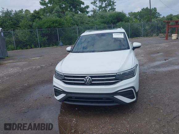 2022 Volkswagen Tiguan SE z VIN 3VV2B7AX0NM079702, wystawiony jako IAAI lot #42600950 z przebiegiem 91 826 mil mil oraz . Historia ofert i sprzedaży dostępna na DreamBid. Obrazek 12.