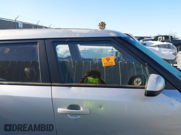 2014 Kia Soul with VIN KNDJN2A23E7723499, listed as a IAAI auction lot 40125847 with 1 mi miles. Bid and sale history available at carsss.com. Image 5.