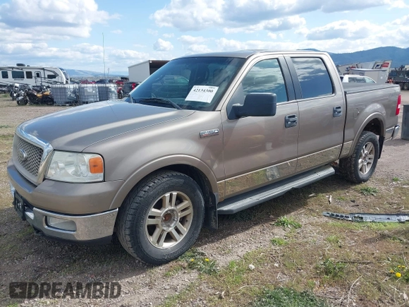 2005 Ford F-150 XLT with VIN 1FTPW14585FB15913, listed as a IAAI auction lot 42134300 with 234,597 mi miles. Bid and sale history available at carsss.com. Image 2.