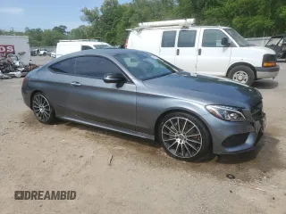 2018 Mercedes-Benz C 300 z VIN WDDWJ4JB5JF750528, wystawiony jako Copart lot #52203115 z przebiegiem 83 409 mil mil oraz Szkoda całkowita • Salvage title. Historia ofert i sprzedaży dostępna na DreamBid. Obrazek 4.