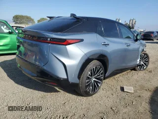 2024 Lexus RZ 300e Premium с VIN JTJABABB2RA003229, выставлен на аукционе Copart как лот 55311235 с пробегом 2 759 миль миль и Списание • Salvage title. История ставок и продаж доступна на DreamBid. Изображение 3.