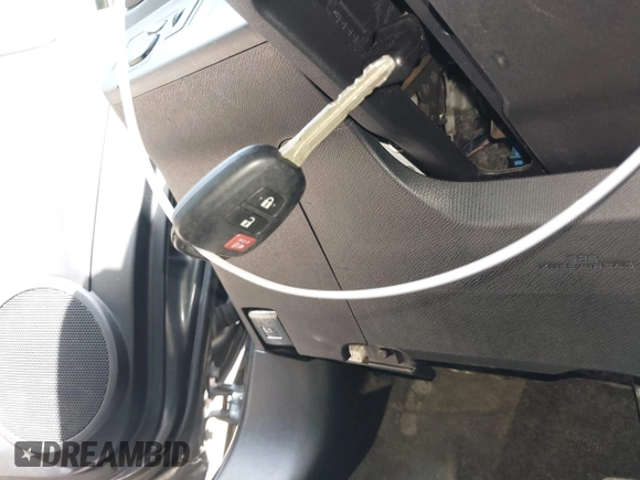 2015 Toyota Prius One z VIN JTDKDTB35F1107411, wystawiony jako IAAI lot #42159414 z przebiegiem 122 258 mil mil oraz . Historia ofert i sprzedaży dostępna na DreamBid. Obrazek 11.
