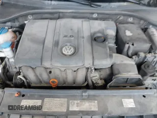 2012 Volkswagen Passat SE z VIN 1VWBH7A39CC085441, wystawiony jako IAAI lot #41866679 z przebiegiem 110 950 mil mil oraz . Historia ofert i sprzedaży dostępna na DreamBid. Obrazek 10.