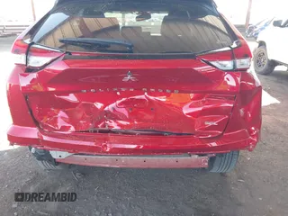 2025 Mitsubishi Eclipse Cross SE z VIN JA4ATWAA0SZ006881, wystawiony jako IAAI lot #42058073 z przebiegiem 2 418 mil mil oraz . Historia ofert i sprzedaży dostępna na DreamBid. Obrazek 6.