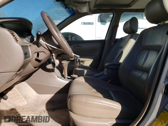 1998 Toyota Camry LE z VIN JT2BF28K9W0118817, wystawiony jako Copart lot #42603885 z przebiegiem 45 808 mil mil oraz Czysty tytuł • Clean title. Historia ofert i sprzedaży dostępna na DreamBid. Obrazek 7.