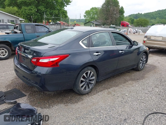 2017 Nissan Altima SL z VIN 1N4AL3AP6HC193134, wystawiony jako IAAI lot #42287276 z przebiegiem 97 296 mil mil oraz . Historia ofert i sprzedaży dostępna na DreamBid. Obrazek 4.