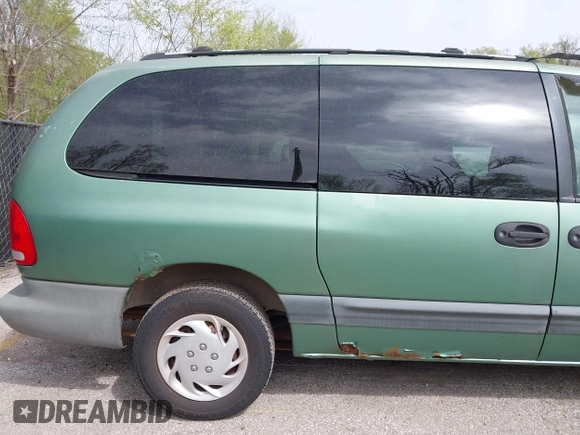 1998 Plymouth Voyager Grand SE z VIN 2P4GP44G9WR577063, wystawiony jako IAAI lot #41951898 z przebiegiem 171 759 mil mil oraz . Historia ofert i sprzedaży dostępna na DreamBid. Obrazek 6.
