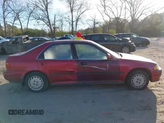 1995 Honda Civic z VIN JHMEH9692SS008583, wystawiony jako IAAI lot #41891776 z przebiegiem 244 377 mil mil oraz . Historia ofert i sprzedaży dostępna na DreamBid. Obrazek 14.