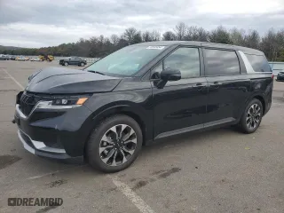 2024 Kia Carnival EX with VIN KNDNC5H35R6448091, listed as a Copart auction lot 73502454 with 111 mi miles and Salvage Title. Bid and sale history available at carsss.com. Image 1.