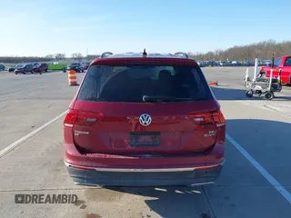 2018 Volkswagen Tiguan SEL z VIN 3VV2B7AX6JM039344, wystawiony jako IAAI lot #41934536 z przebiegiem 93 838 mil mil oraz . Historia ofert i sprzedaży dostępna na DreamBid. Obrazek 17.