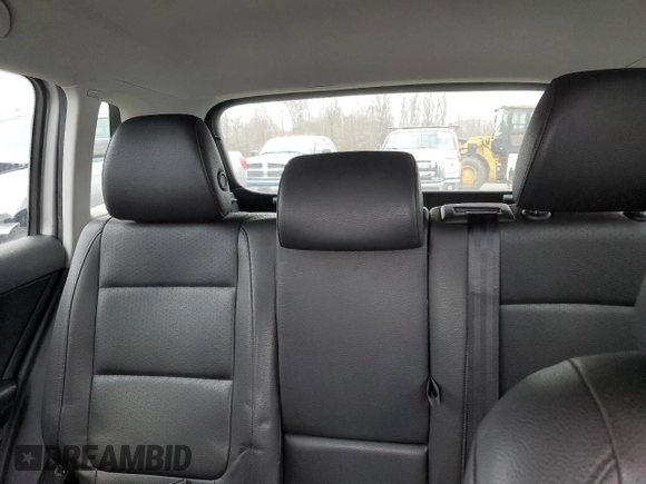 2017 Volkswagen Tiguan S with VIN WVGBV7AXXHK000128, listed as a Copart auction lot 47925435 with 140,257 mi miles and Clean Title. Bid and sale history available at DreamBid. Image 10.