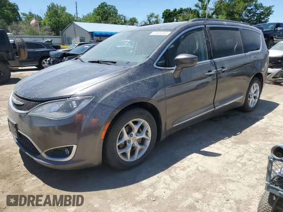 2017 Chrysler Pacifica Touring L z VIN 2C4RC1BG7HR667728, wystawiony jako Copart lot #57623255 z przebiegiem 197 791 mil mil oraz Czysty tytuł • Clean title. Historia ofert i sprzedaży dostępna na DreamBid. Obrazek 1.