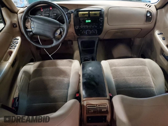 2001 Ford Explorer XLT with VIN 1FMZU63E71ZA80010, listed as a Copart auction lot 88068715 with 112,239 mi miles and Salvage title. Bid and sale history available at DreamBid. Image 8.