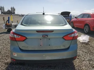 2012 Ford Focus SE z VIN 1FAHP3F29CL220030, wystawiony jako Copart lot #44858885 z przebiegiem 67 436 mil mil oraz Czysty tytuł • Clean title. Historia ofert i sprzedaży dostępna na DreamBid. Obrazek 6.